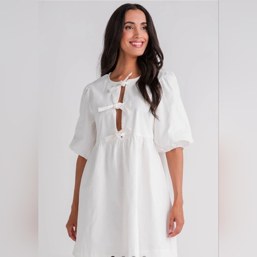 Aaron & Amber Babydoll Ribbon Tie White Denim Mini Dress, Medium